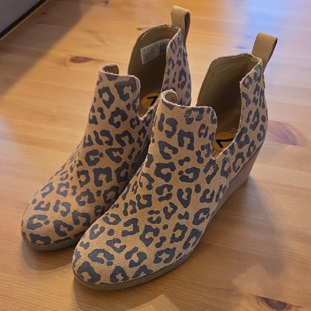 NEW Toms Leopard Print Ankle Boots